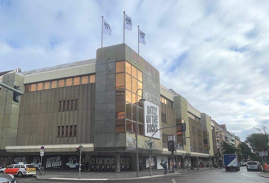 Den ikoniska evenlokalen Cank är ett övergivet varuhus som ligger i Berlin-Neukölln.