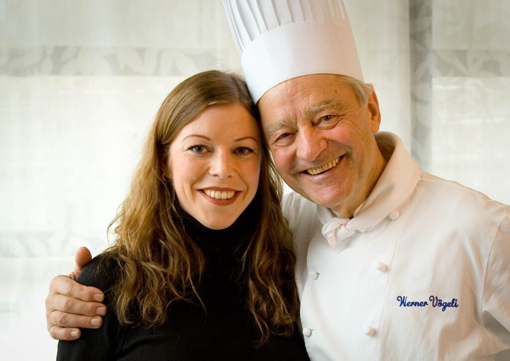Så här såg jag ut i min ungdom (nåja 30+). Här med legendariska kocken Werner Vögeli. En idol som jag är mycket glad att ha fått träffa och göra jobb tillsammans med. Den fina bilden har fotografen Stefan Almers tagit.