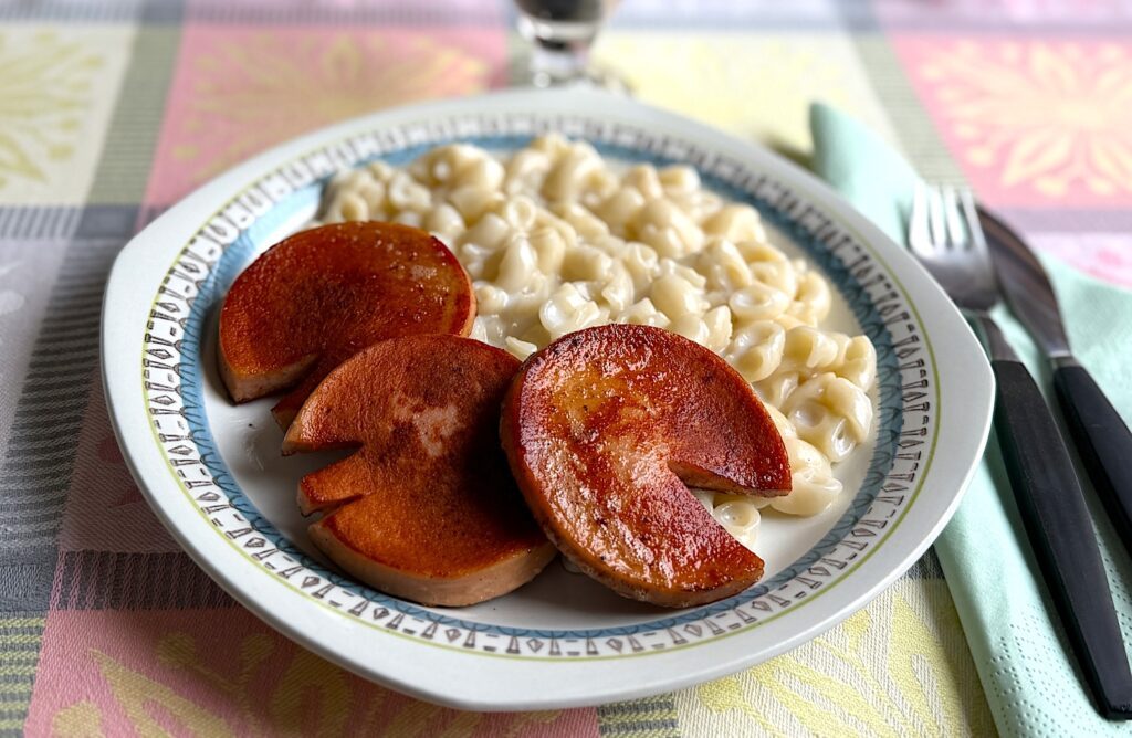 Stuvade makaroner – snabbaste receptet är den enklaste vägen till den godaste rätten. Våga prova!