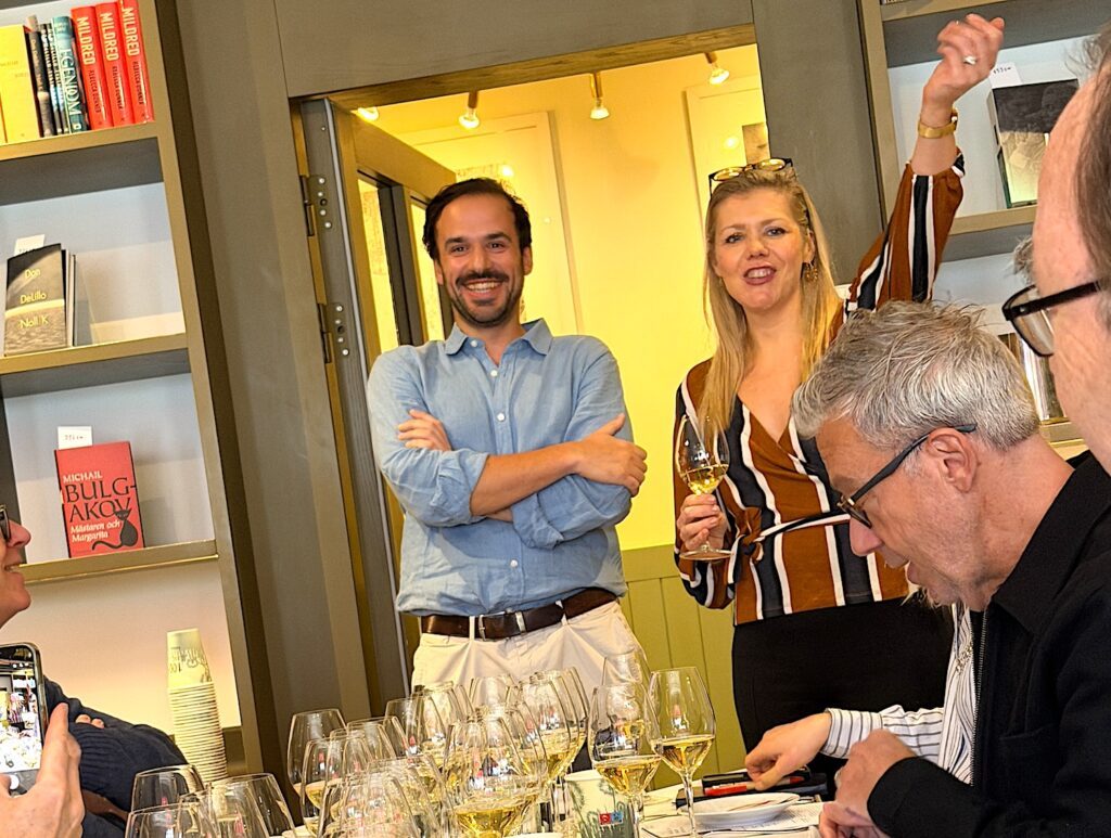Tiago Mendes, Anselmo Mendes son, är i Stockholm för att hålla vinprovning med oss. Linn 
Ljungkvist från Vinunic sätter fart på långlunchen på bästa sätt.