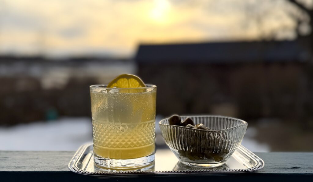 Lemon Rush är en lättblandad vodkadrink som passar perfekt både till Påsk och en varm sommardag. Ja, året om alltså.