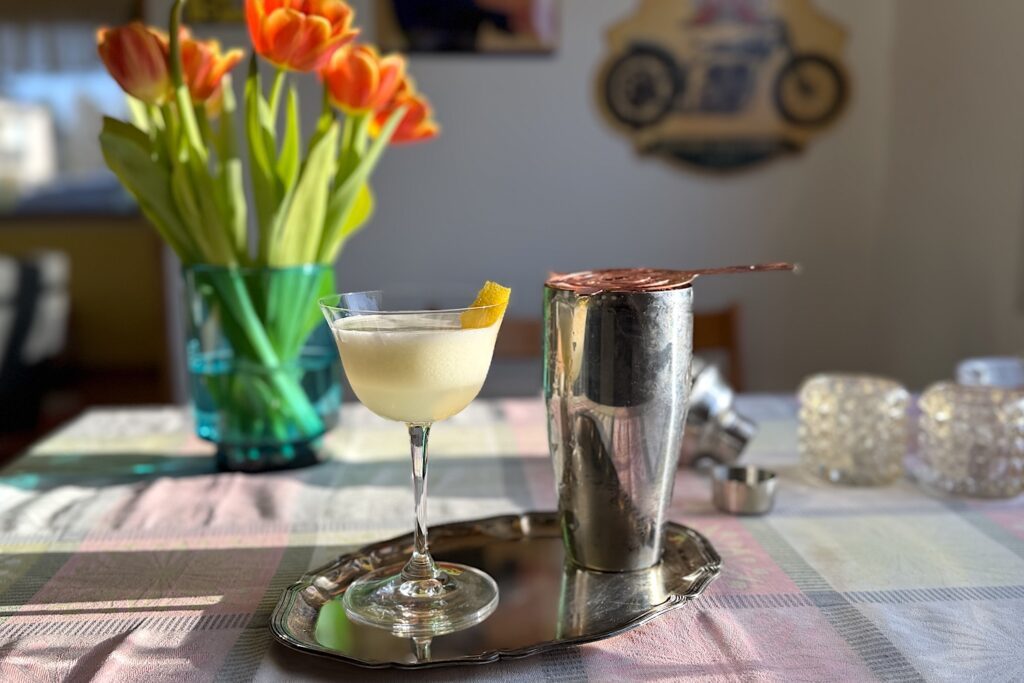 Klassiska drinken White Lady var den första drinken jag beställde ute på krogen som 18-åring.