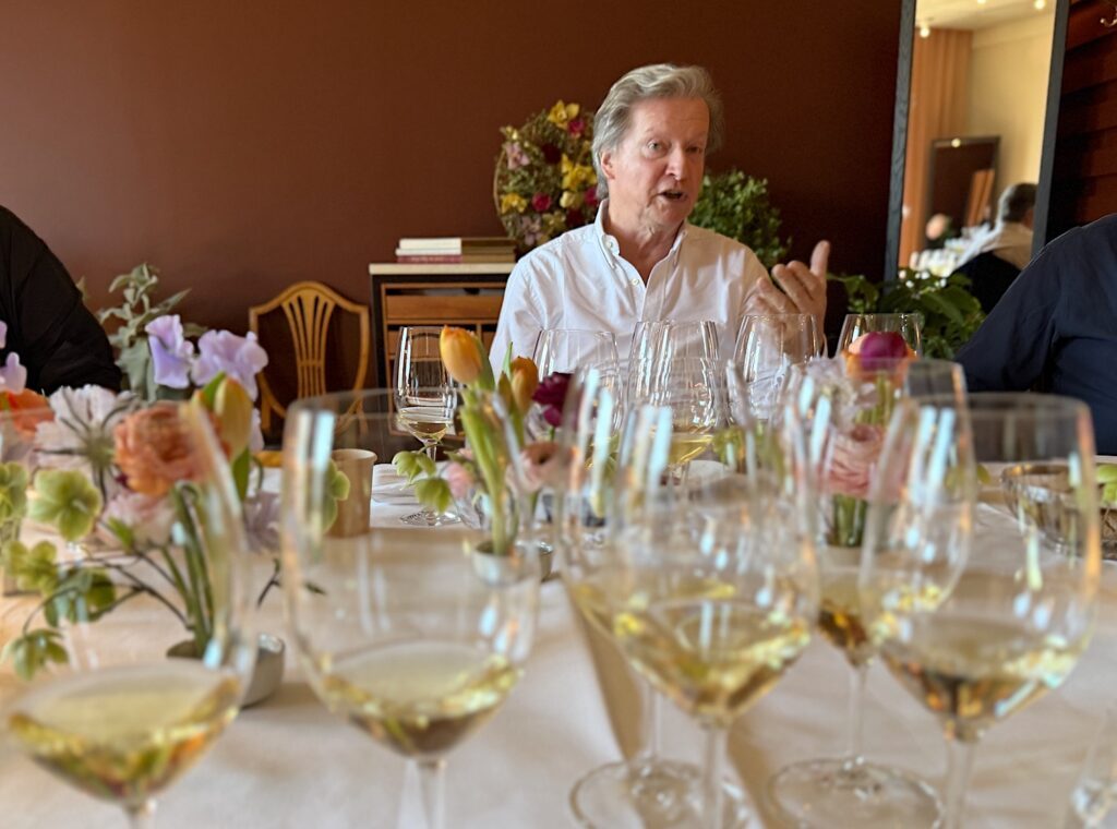 François Lurton från Les Fumées Blanches håller i en riktigt spännande provning på vackra Bobergs Matsal i NK.